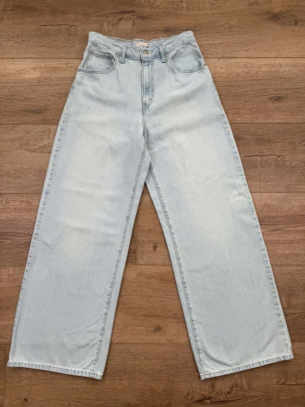 Levi’s Cinch Baggy Jeans Womens 28 High Rise Wide Leg Light Wash 100% Cotton - Picture 2 of 16